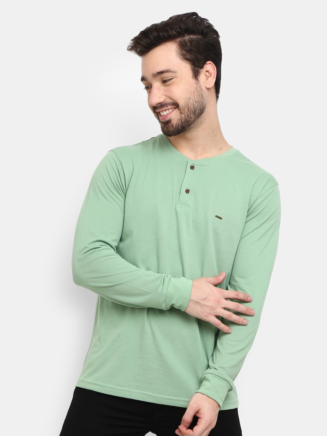 

V-Mart Men Green Henley Neck T-shirt