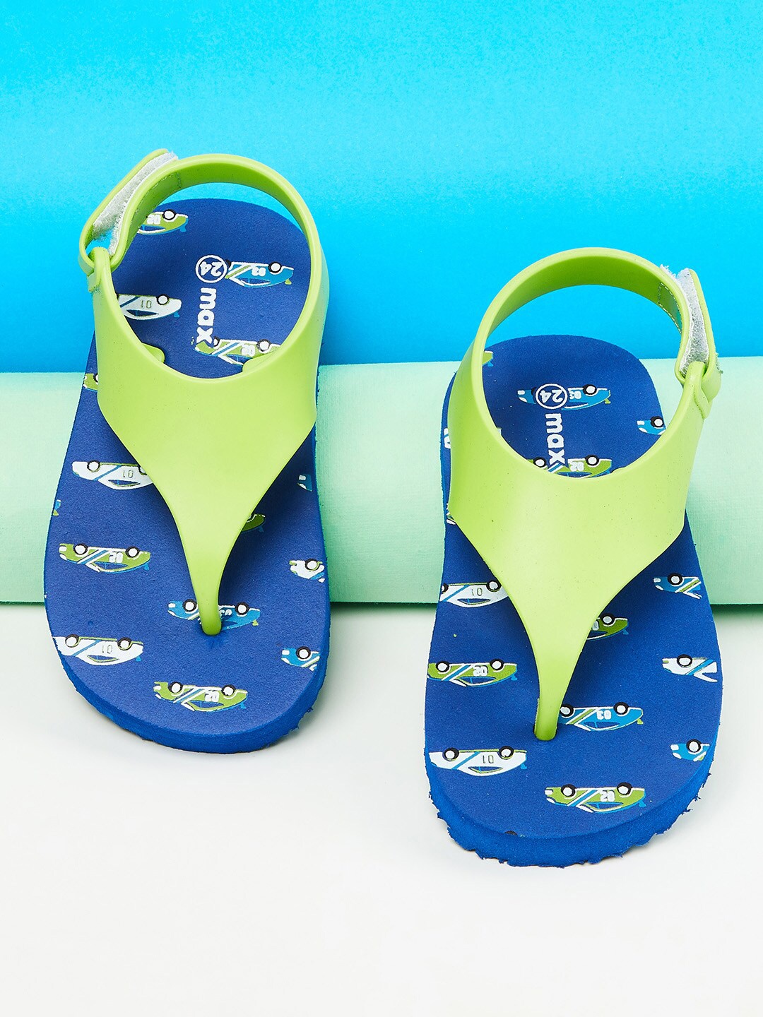 

max Boys Printed Thong Flip Flops, Blue