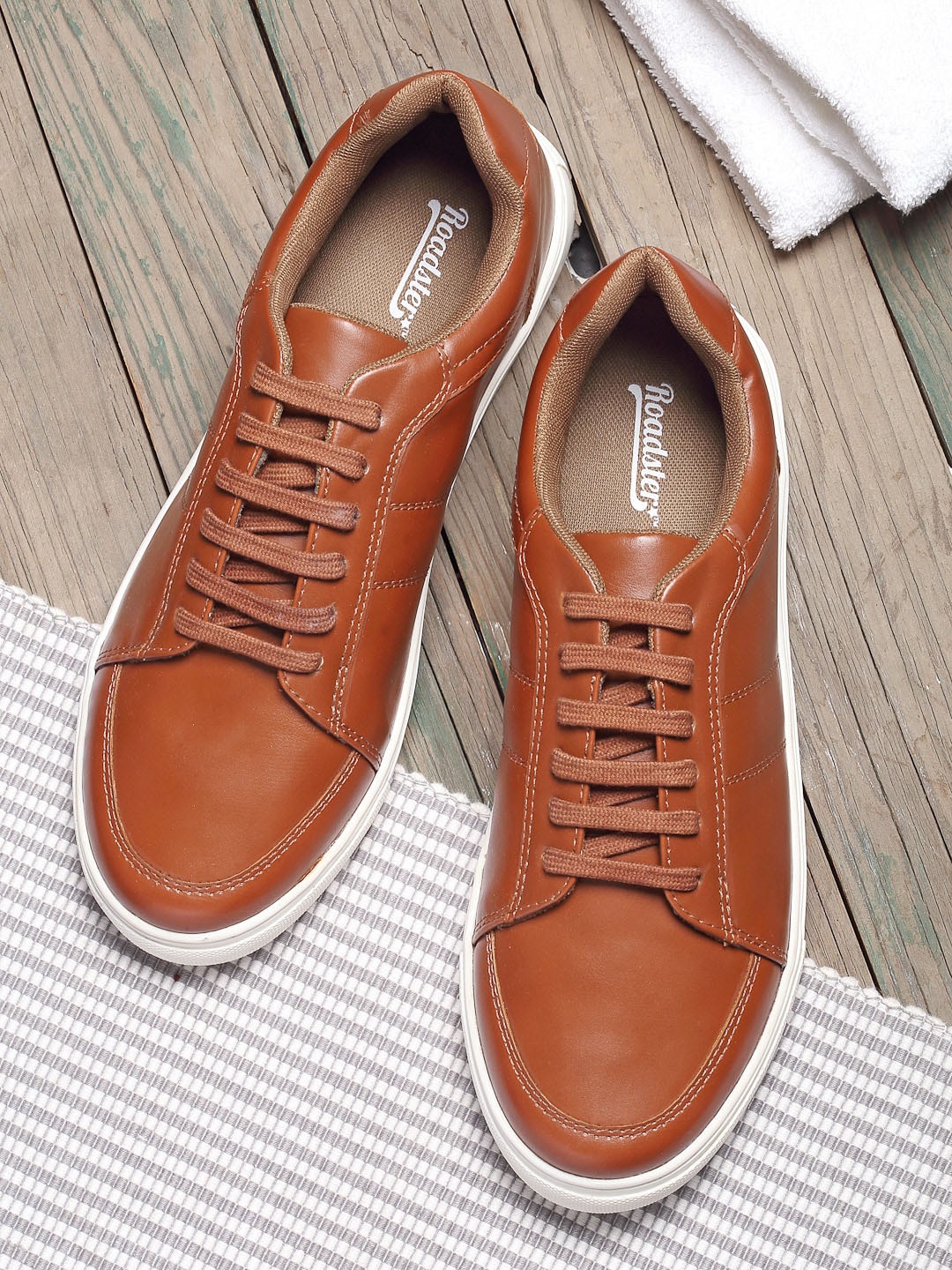

Roadster Men Solid Lace-Up Casual Sneakers, Brown