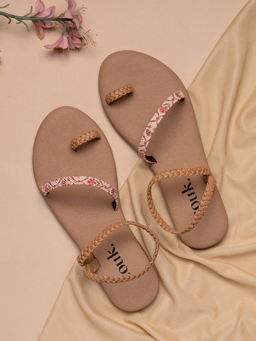 

ZOUK Women Tan Open Toe Flats