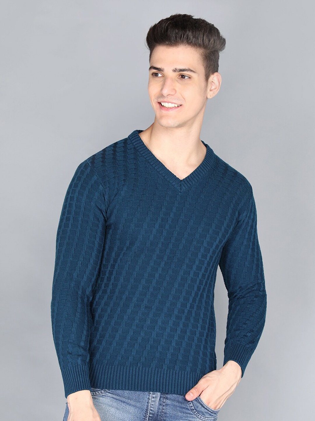 

CHKOKKO Men Blue Solid Pullover