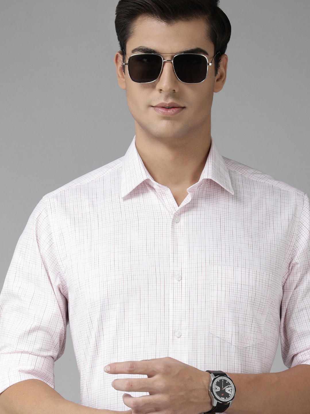 

Van Heusen Men Pink Checked Pure Cotton Formal Shirt