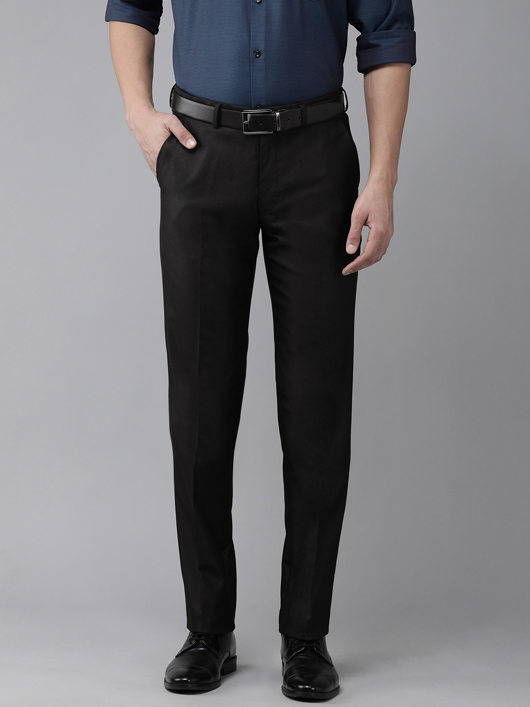 

Van Heusen Men Slim Fit Formal Trousers, Black