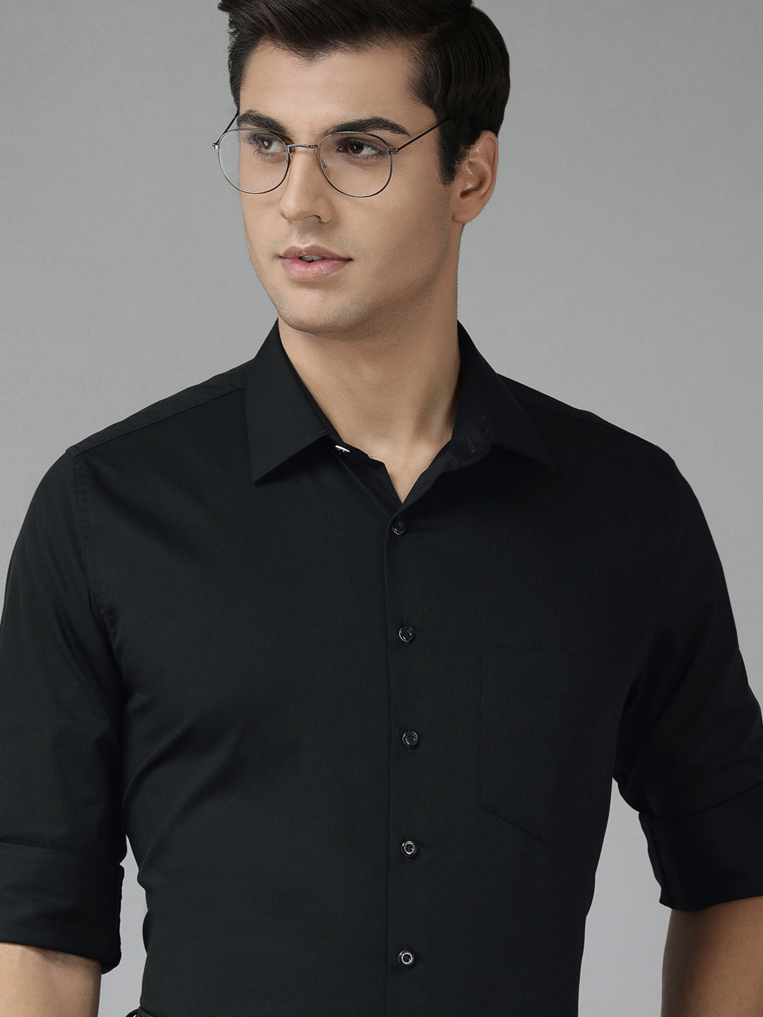 

Van Heusen Men Black Slim Fit Solid Formal Shirt