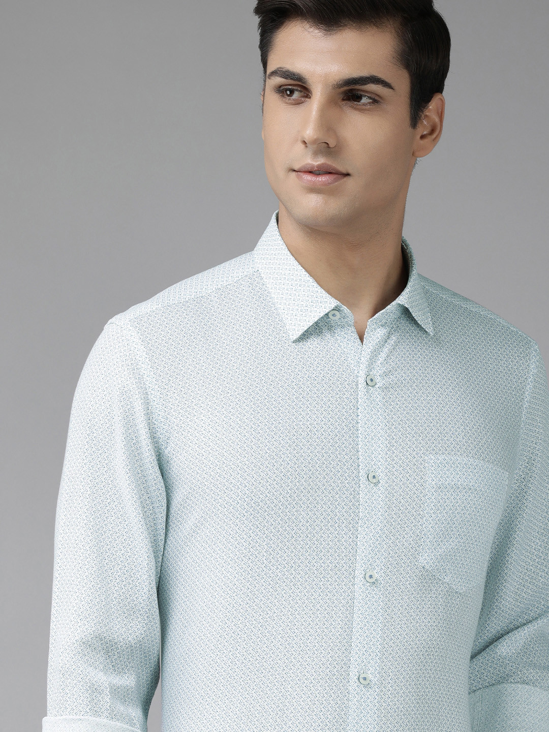 

Van Heusen Men White & Blue Custom Fit Printed Pure Cotton Formal Shirt