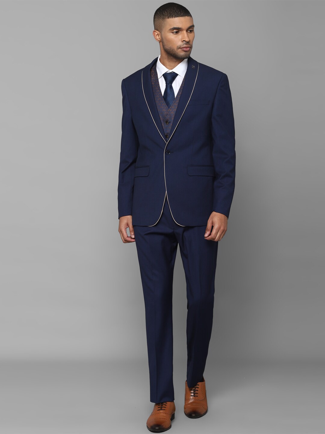 

Allen Solly Men Navy Blue Solid Slim-Fit Single-Breasted 3-Piece Formal Suit