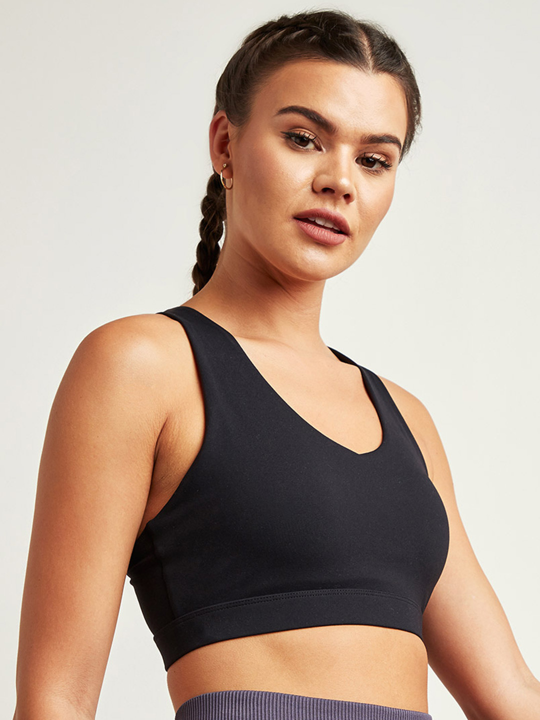 

Styli Black Lightly Padded Non Wired Sports Bra