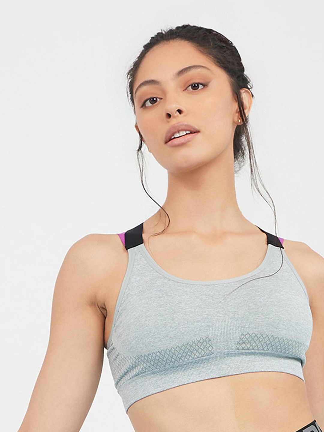 

Styli Women Grey & Black Bra Lightly Padded