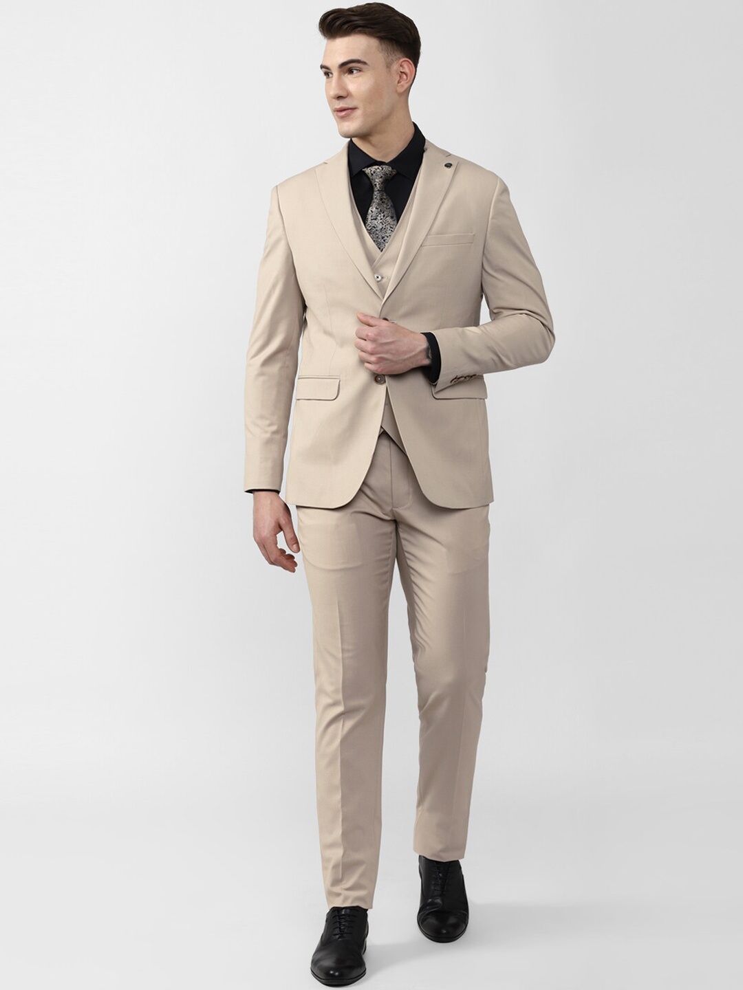 

Peter England Elite Men Beige Solid Slim Fit 3 Piece Formal Suit