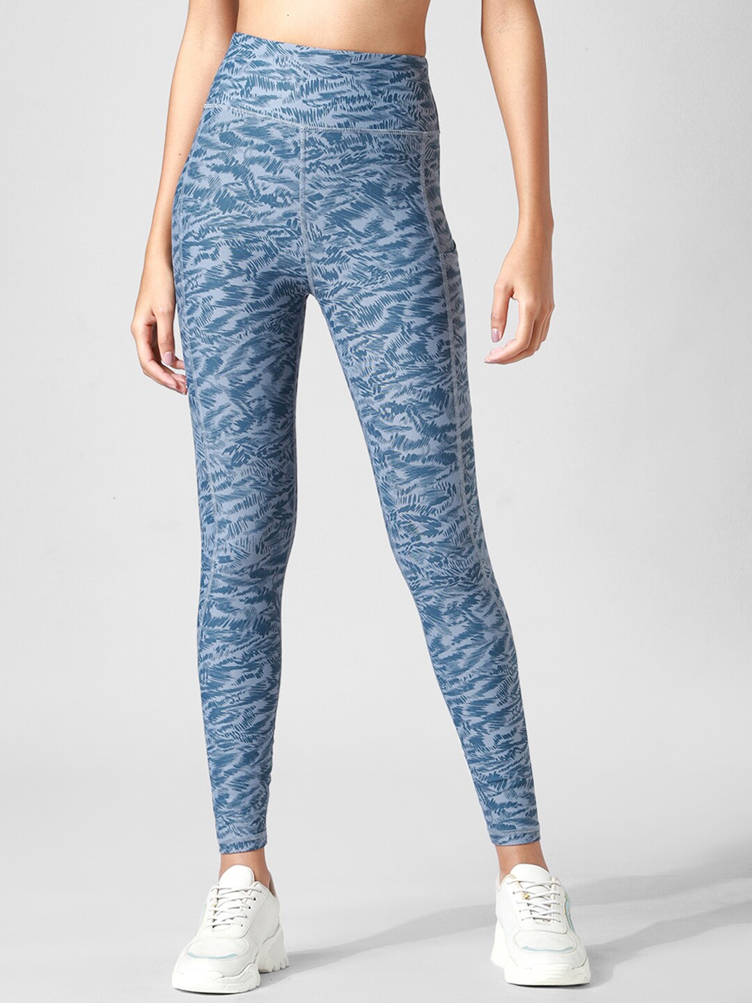 

ONLY PLAY Women Blue Printed Ankle-Length Onpbartel Aop, Flint Stone Tights