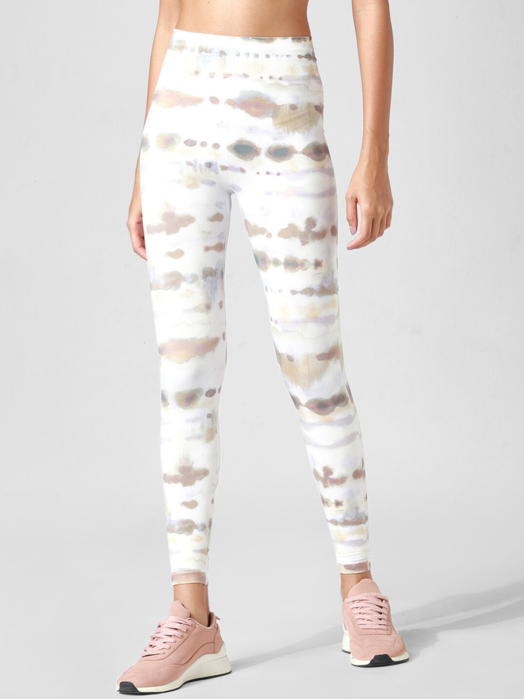 

Only Play Women Off White & Beige Printed Onpjia Life Hw Seam Tights