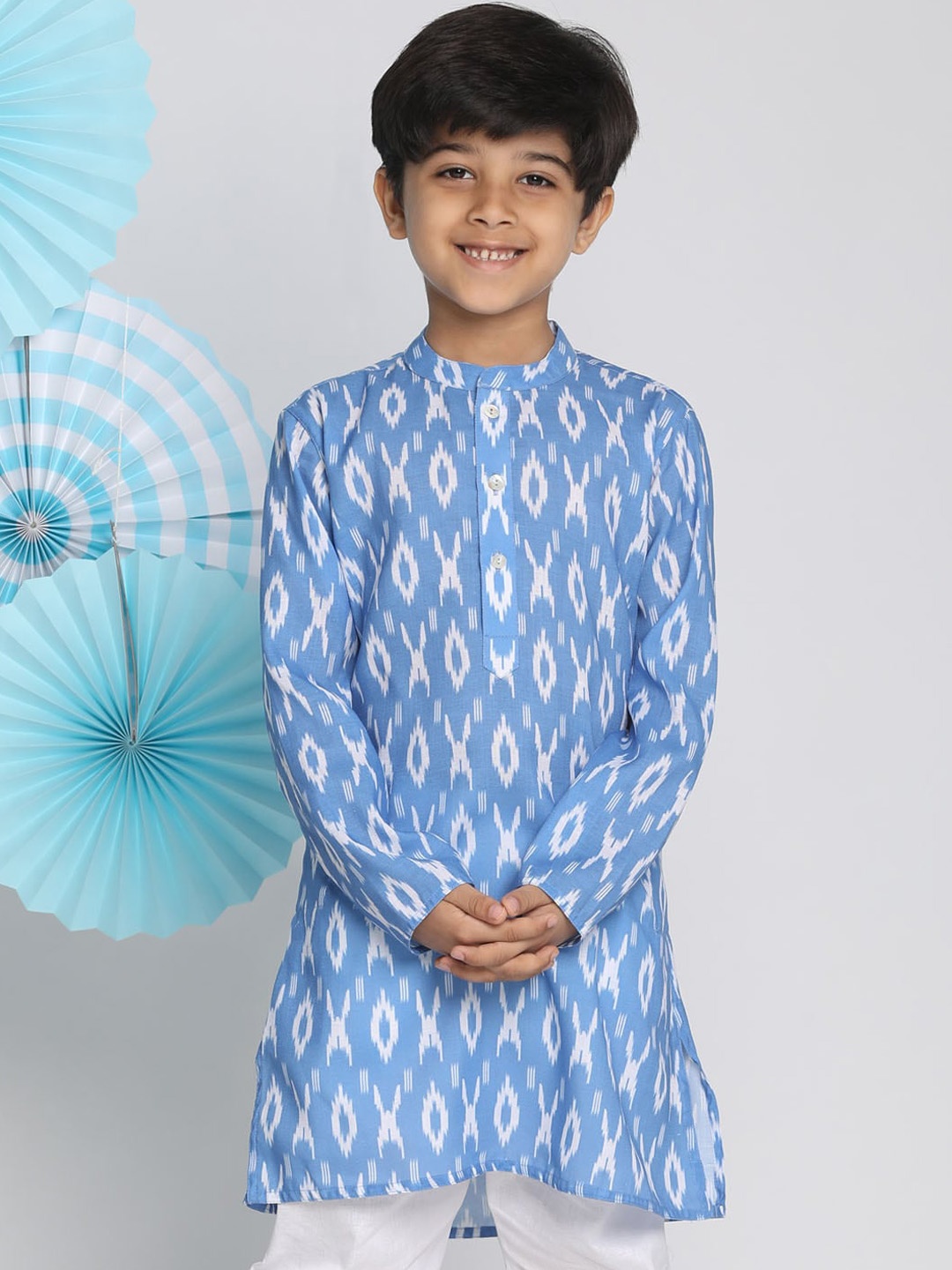 

VASTRAMAY Boys Blue Ikat Print Kurta