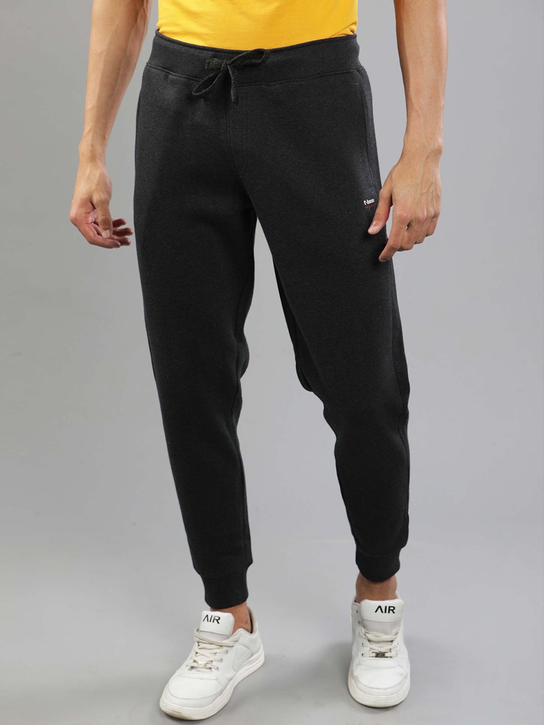 t-base Plus Size Men Grey Solid Joggers