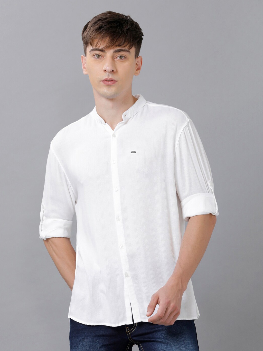 

IDENTITI Men White Solid Slim Fit Casual Shirt