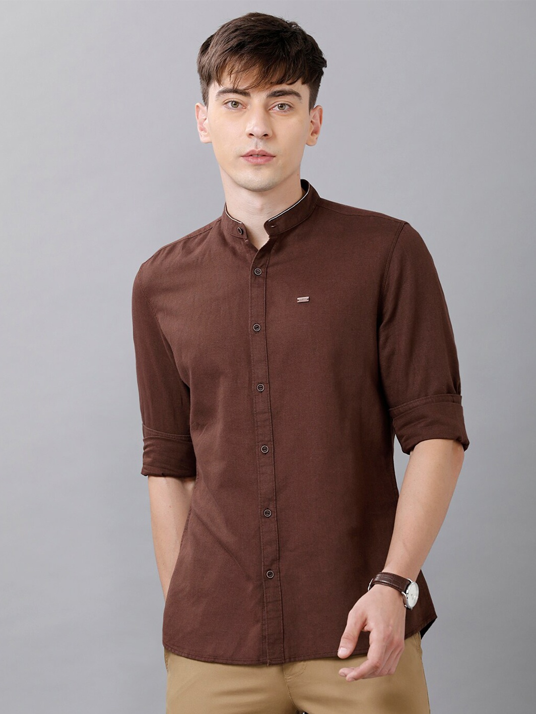 

IDENTITI Men Brown Solid Slim Fit Casual Shirt
