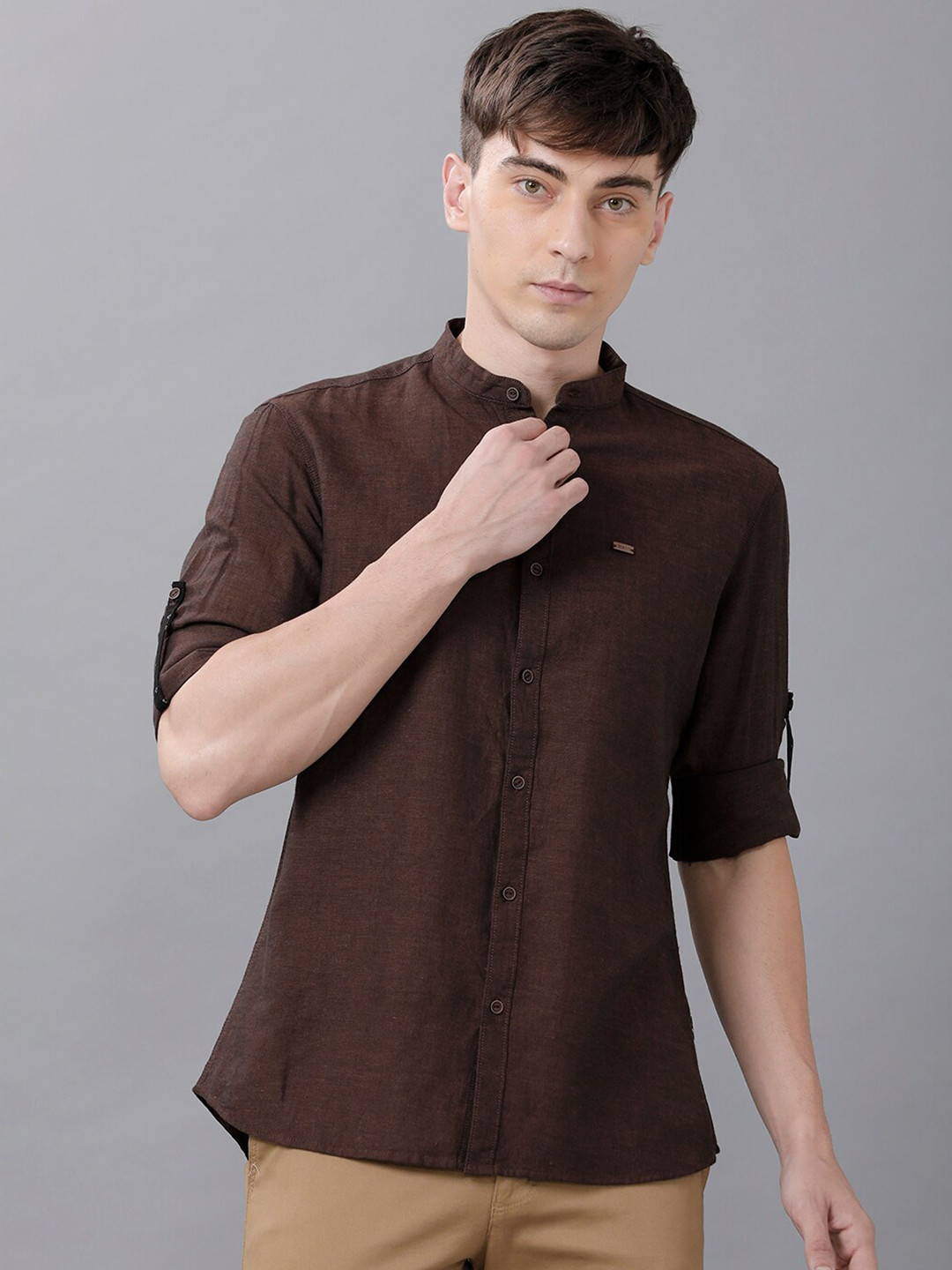 

IDENTITI Men Brown Solid Slim Fit Casual Shirt