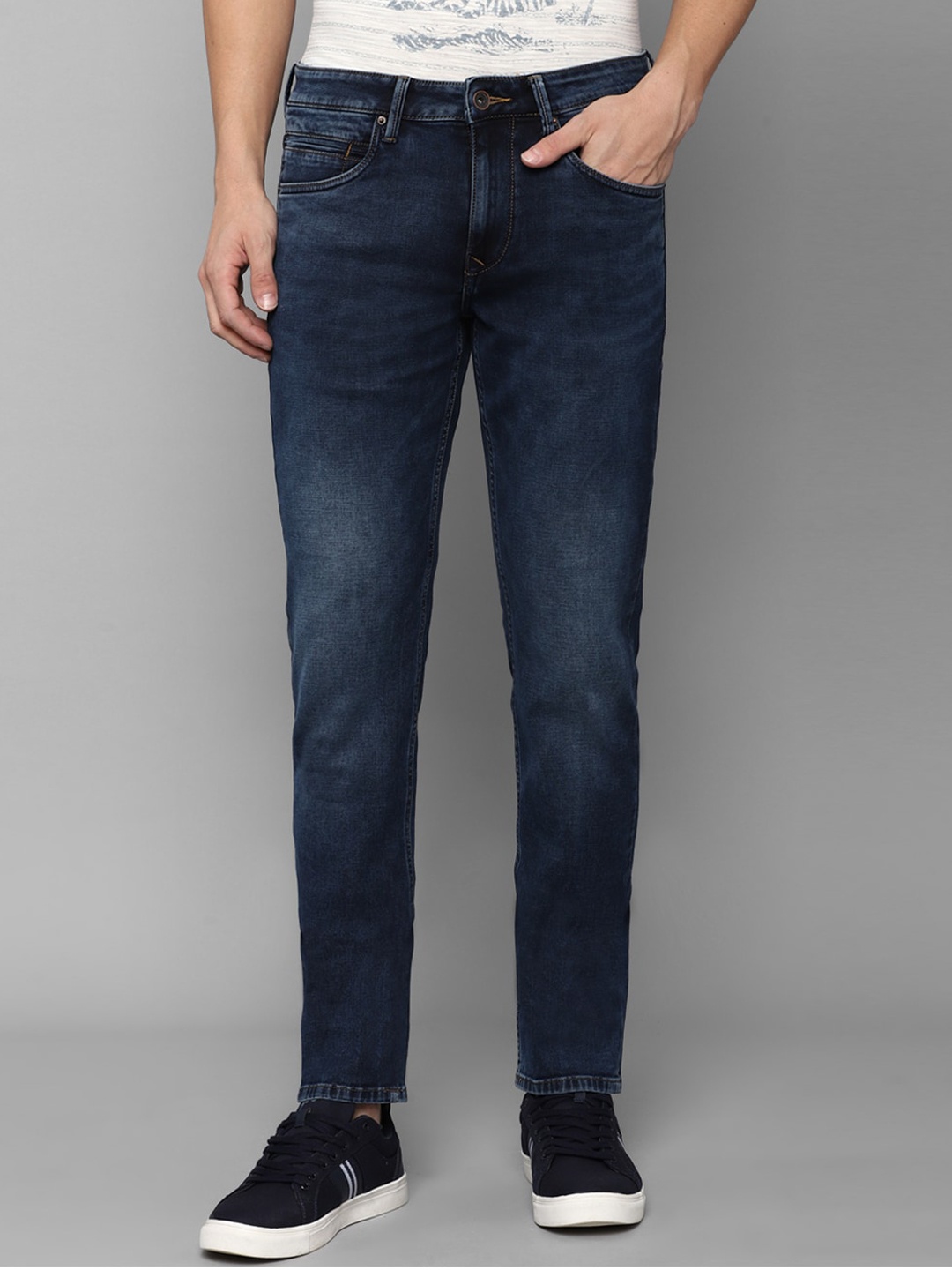 

Louis Philippe Jeans Men Navy Blue Light Fade Jeans