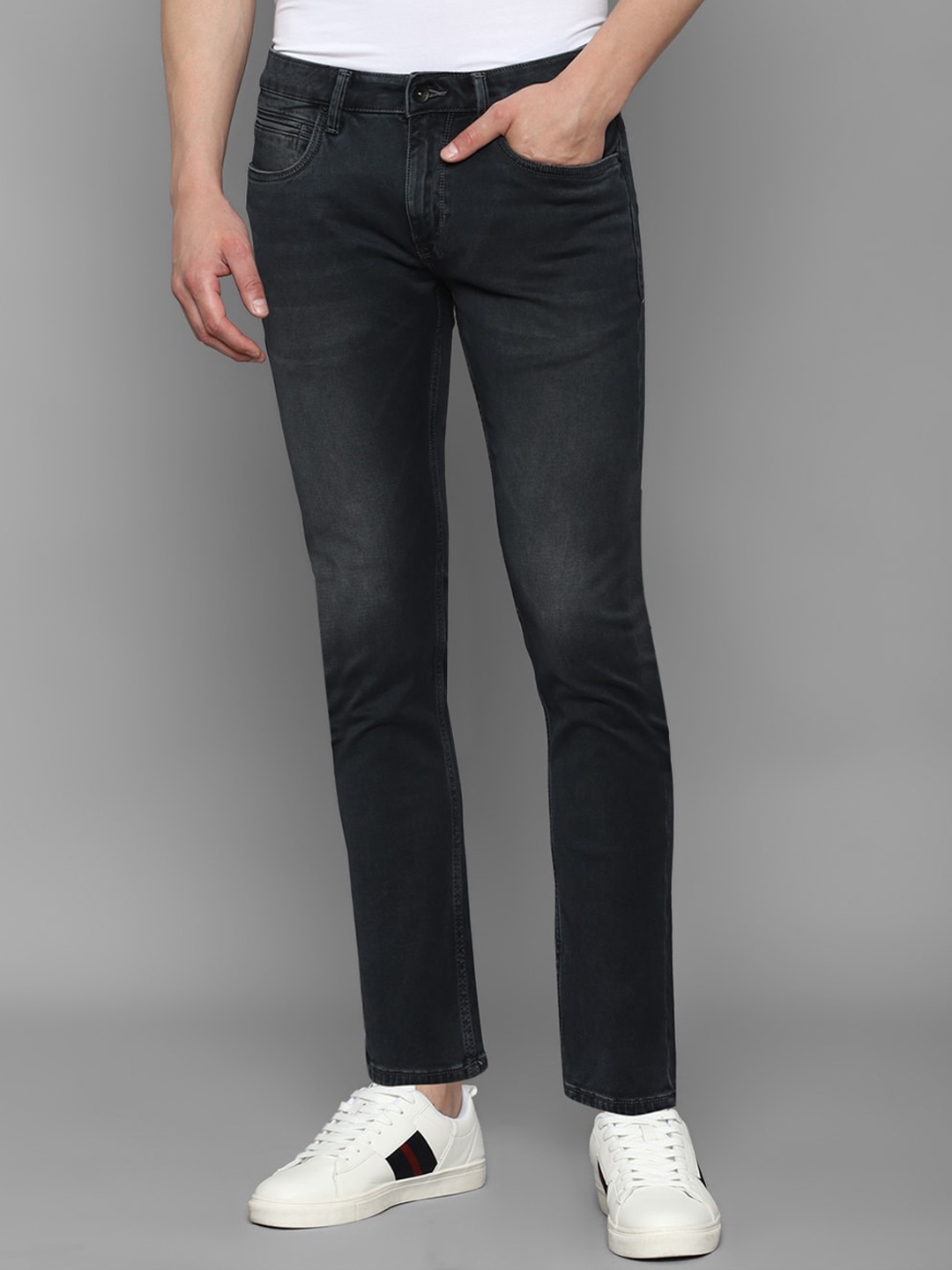 

Louis Philippe Jeans Men Black Light Fade Jeans