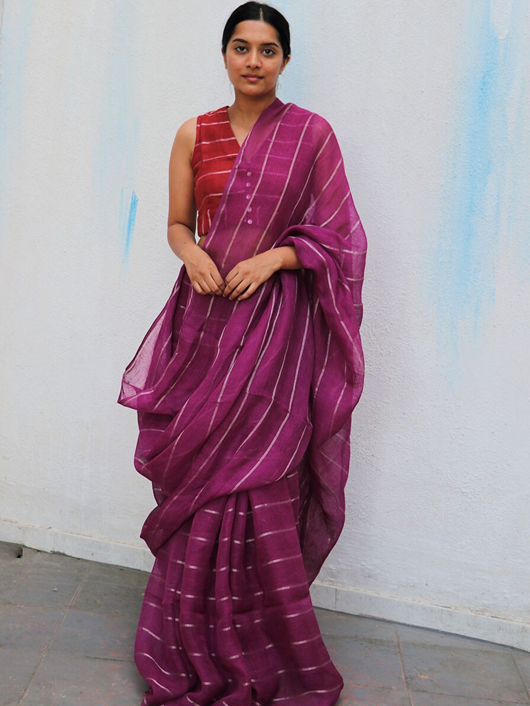 

Chidiyaa Maroon & Silver-Toned Striped Pure Linen Saree