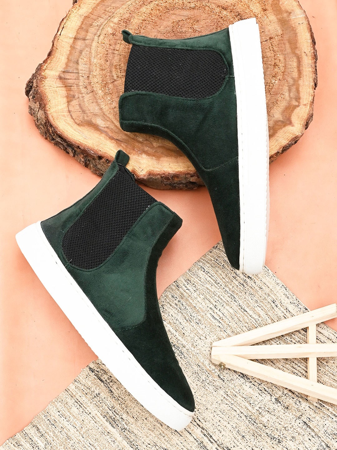 

EXTRIMOS Men Green Colourblocked Suede Chelsea Mid-Top Boots