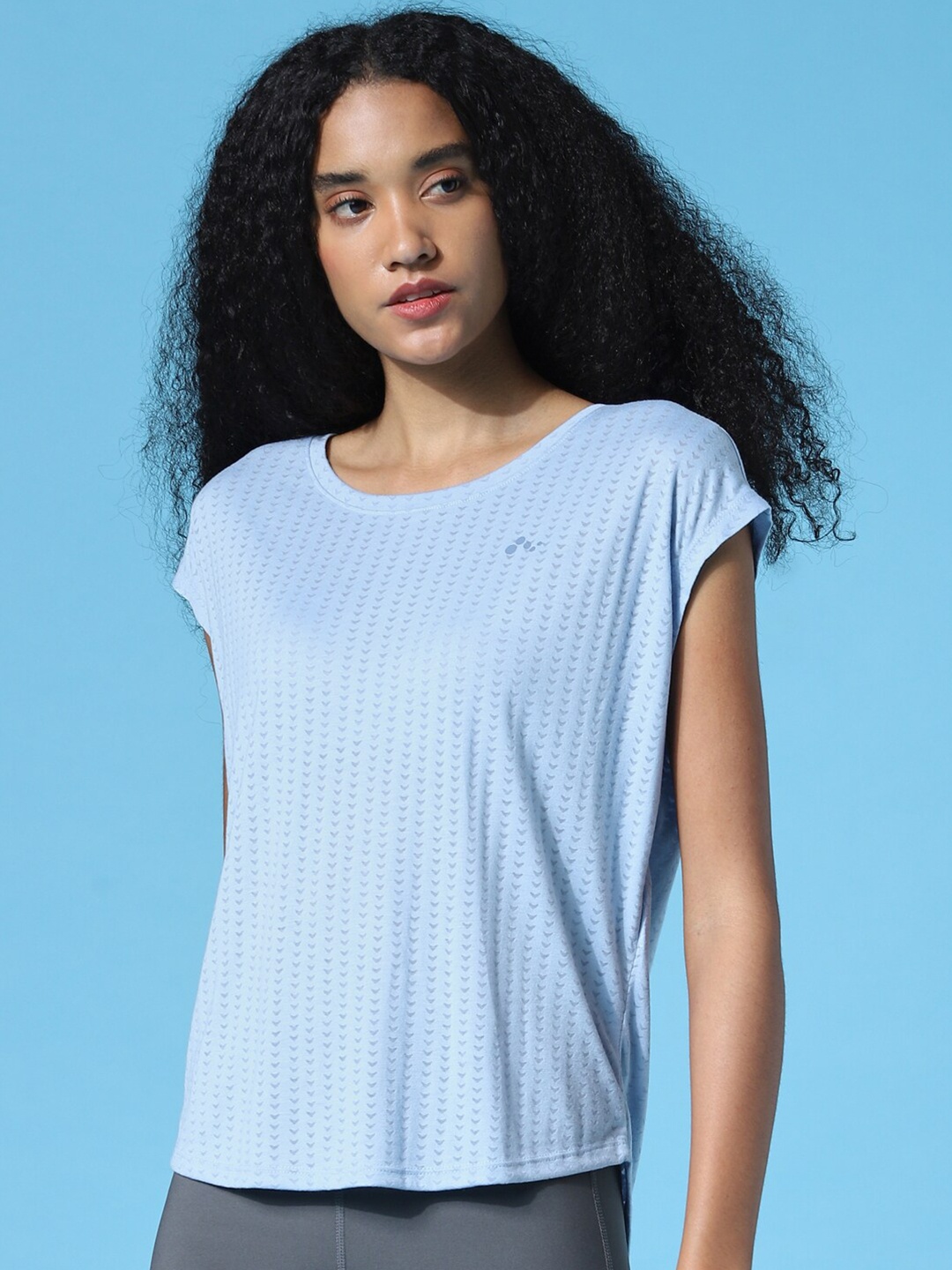

ONLY PLAY Women Blue Printed Extended Sleeves T-shirt