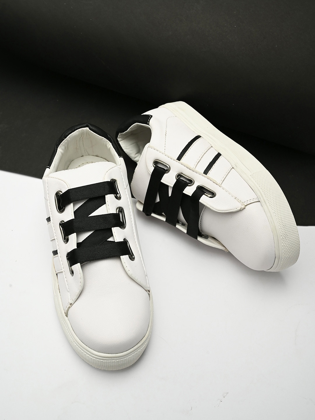 

EXTRIMOS Women Colourblocked Sneakers, White