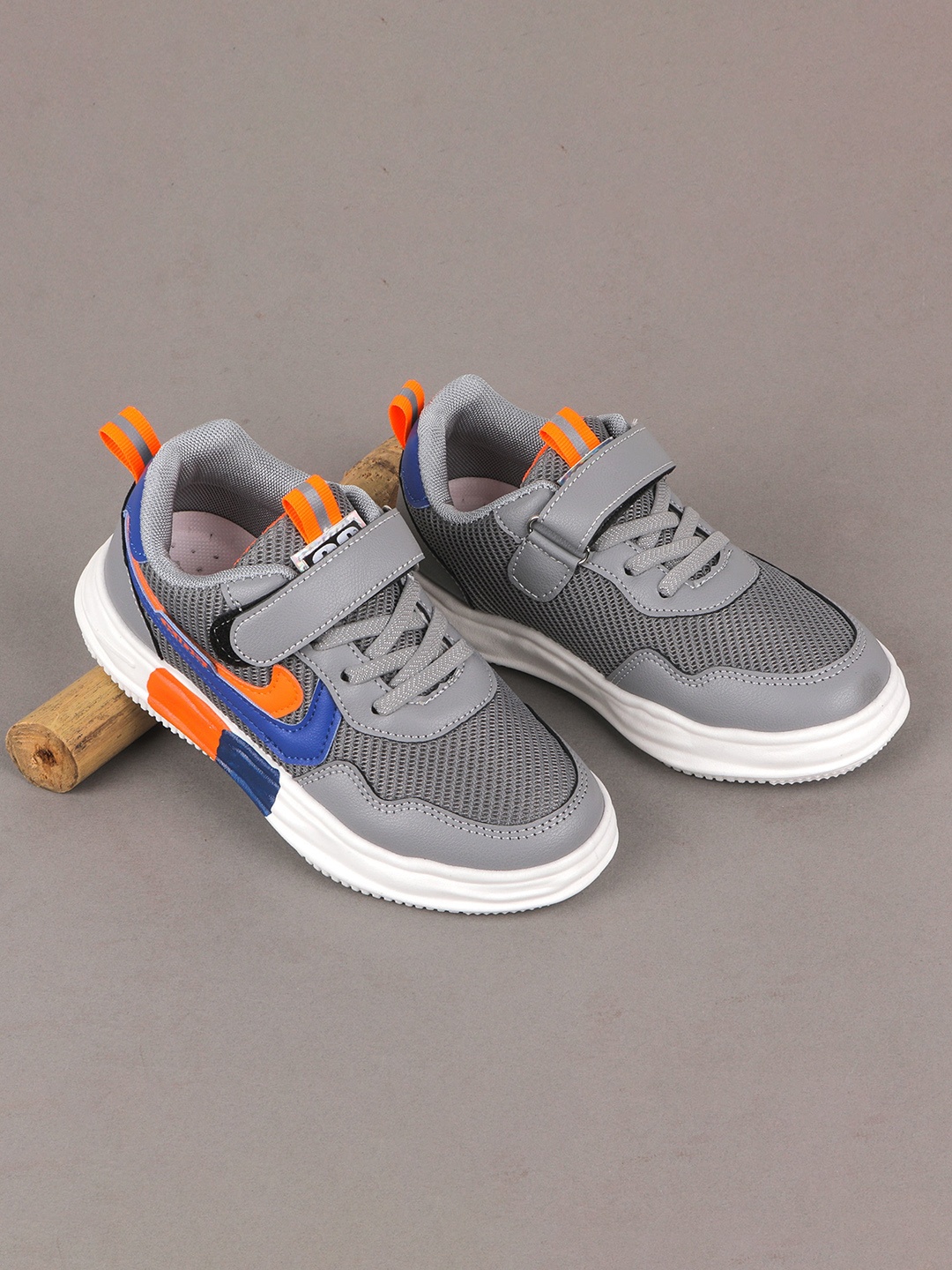 

FEETWELL SHOES Unisex Kids Textured Sneakers, Grey