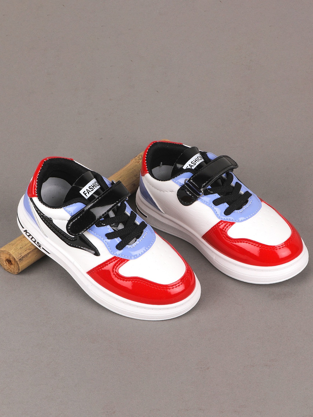 

FEETWELL SHOES Kids Red Colourblocked Sneakers