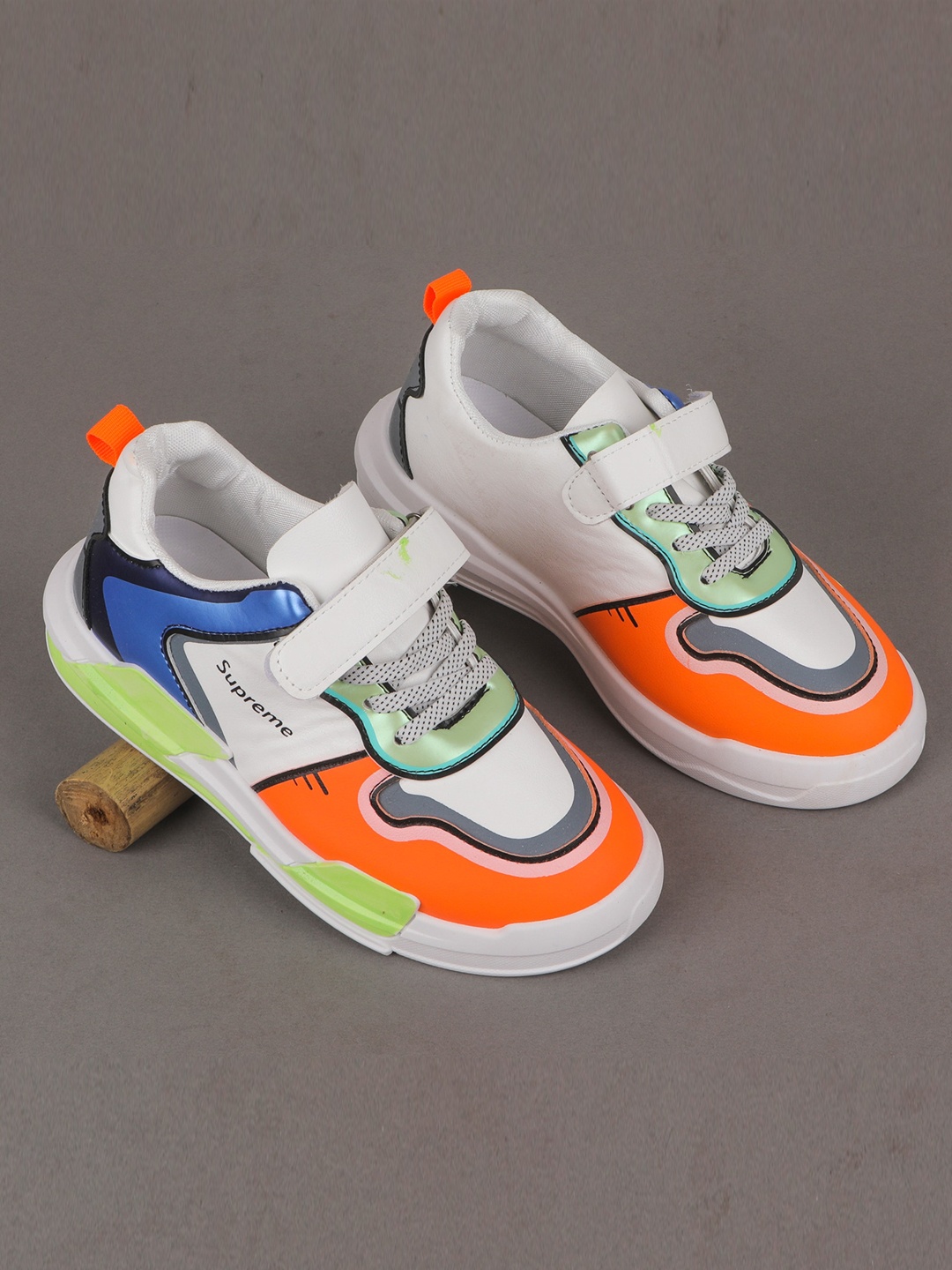 

FEETWELL SHOES Unisex Kids Colourblocked Sneakers, White
