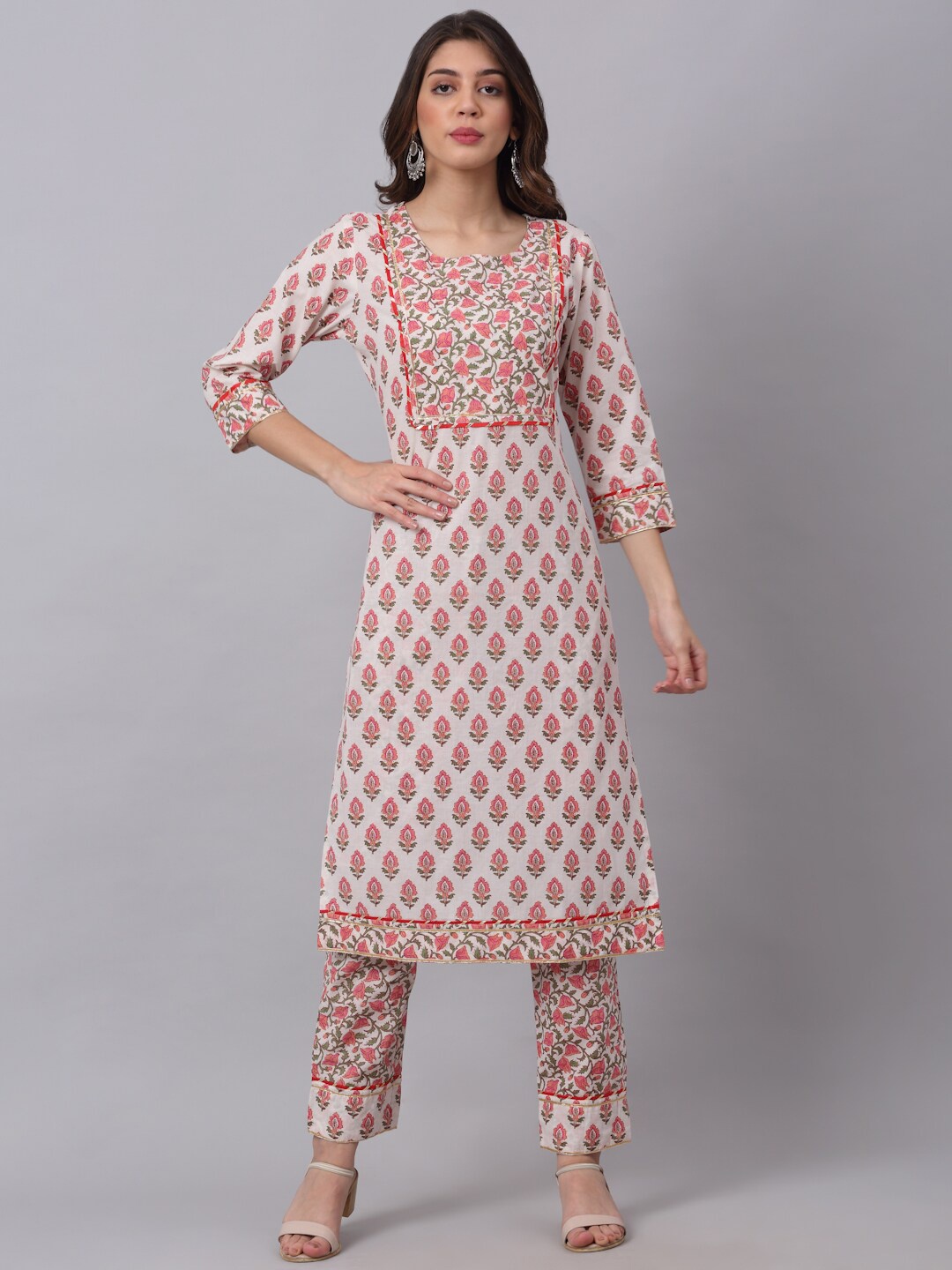 

Kamayra Women Floral Printed Pure Cotton Kurta with Trousers & With Dupatta, Pink
