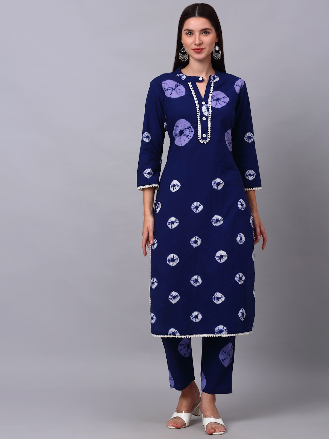 

Kamayra Women Bandhani Dyed Kurta with Trousers, Navy blue