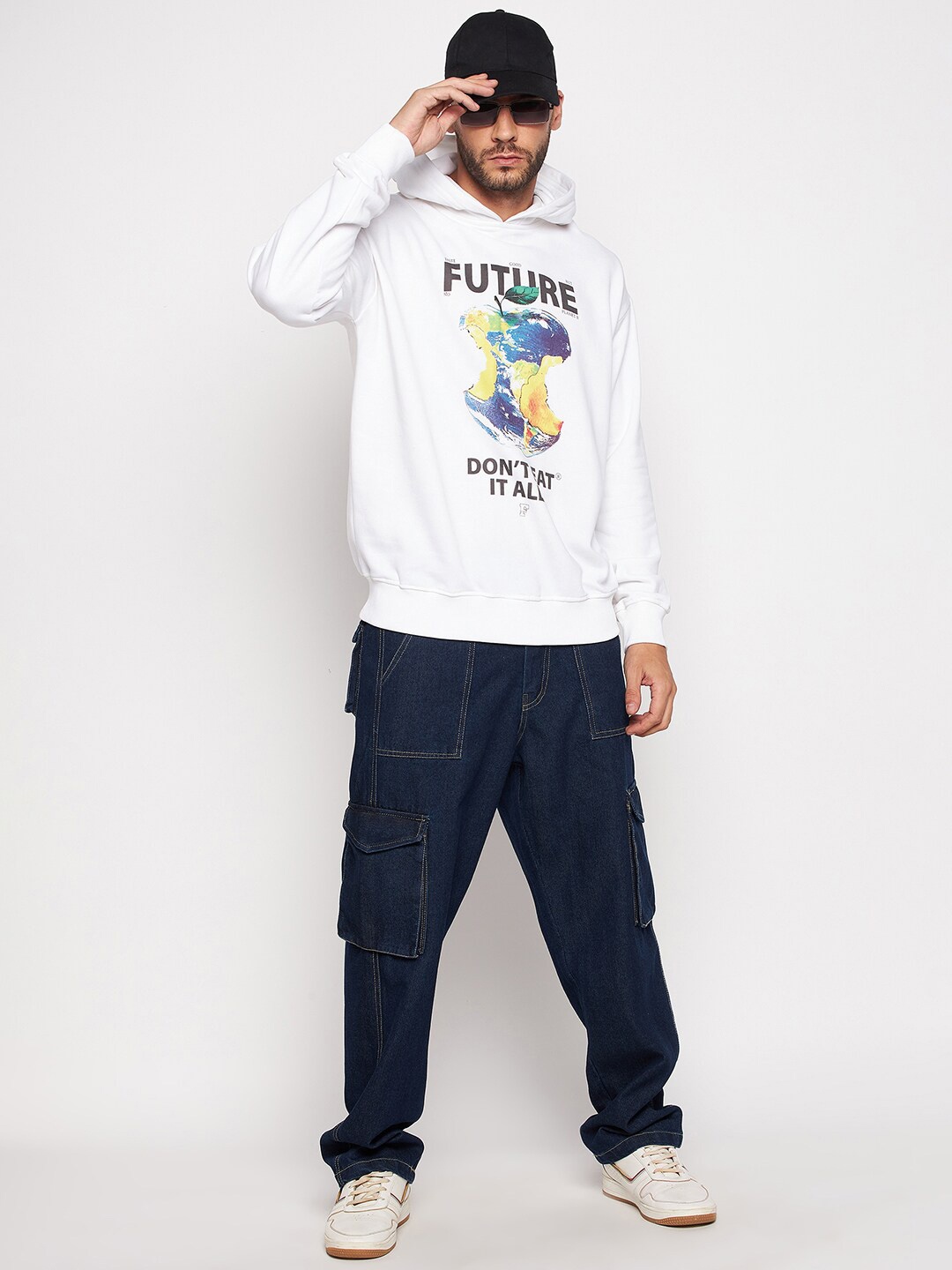 

FUGAZEE Men White Cotton Printed Hooded Sweatshirt