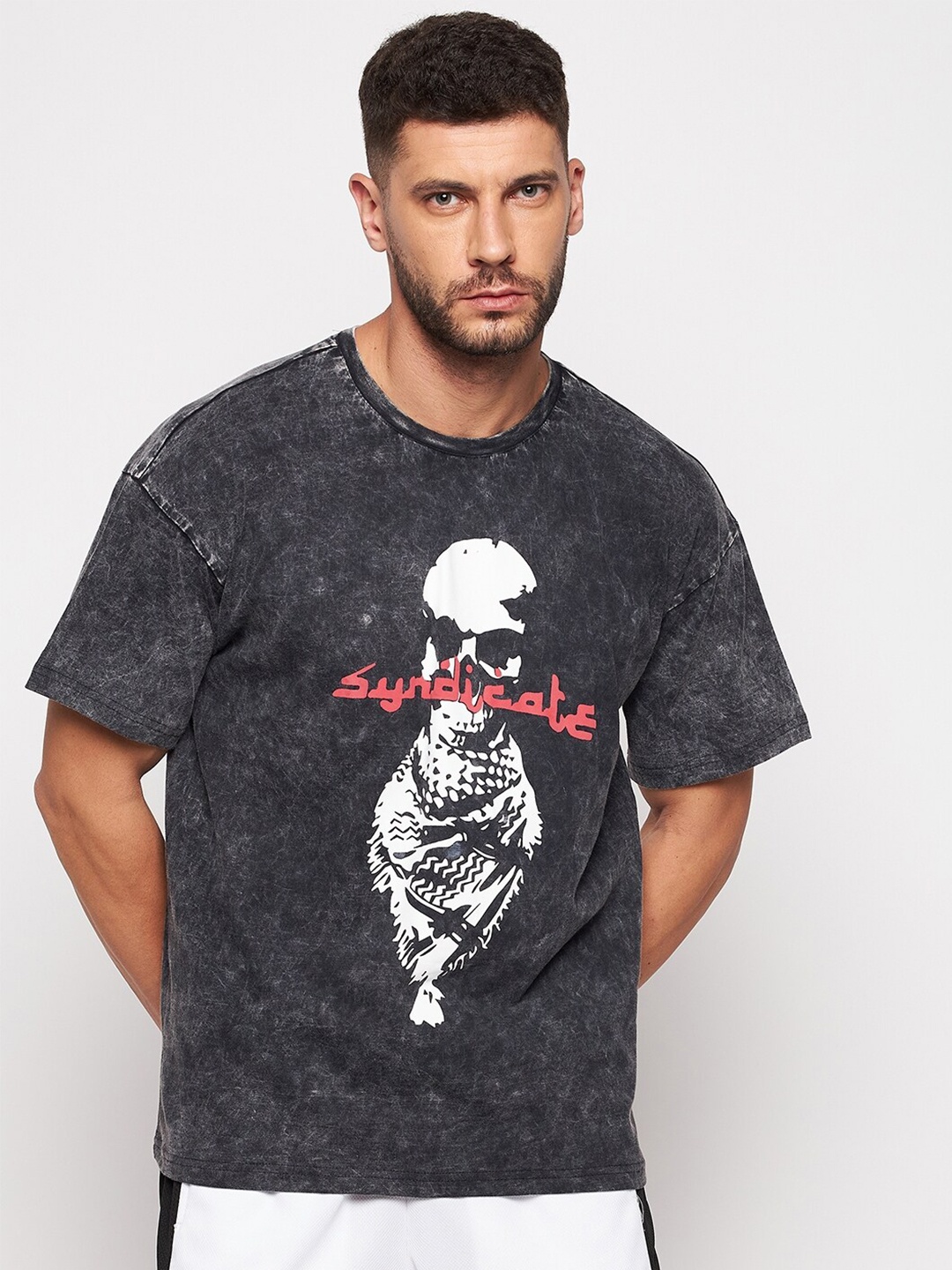 

FUGAZEE Men Grey & White Printed Pure Cotton Oversized T-shirt