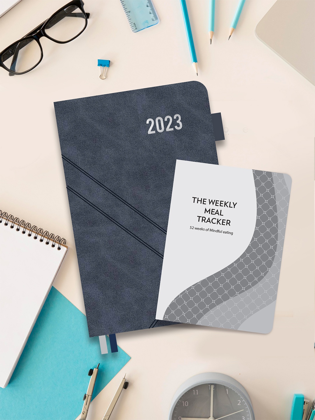 

Doodle Blue Solid Productivity Planner