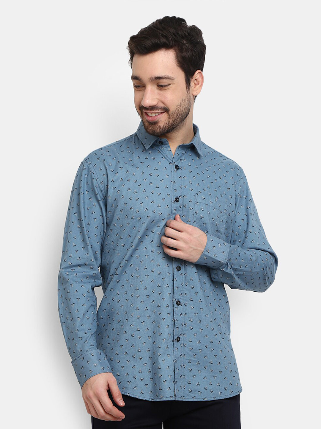 

V-Mart Men Blue Floral Printed Casual Shirt