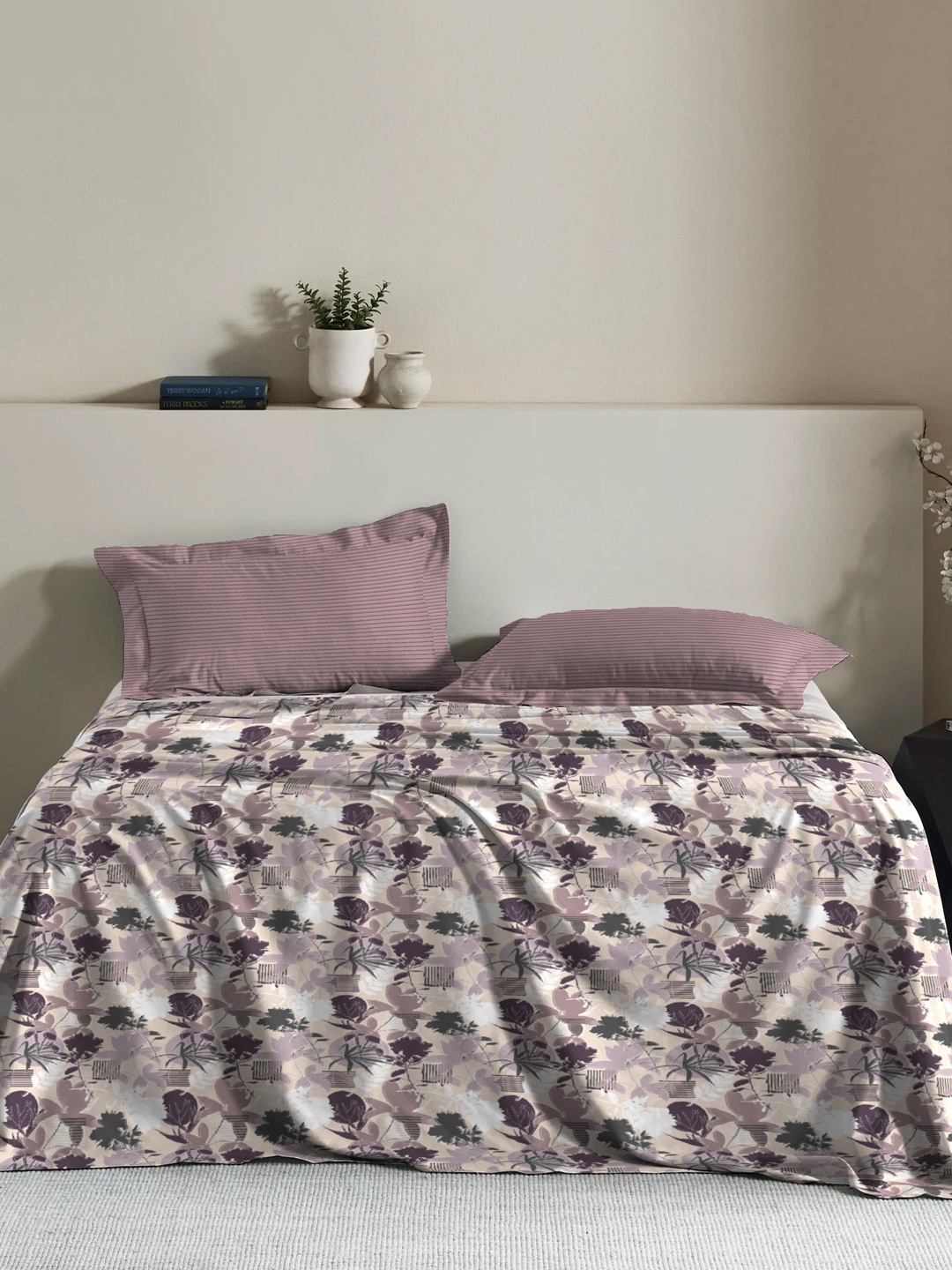 

MYTRIDENT Floral 144 TC Cotton Queen Bedsheet with 2 Pillow Covers, Mauve