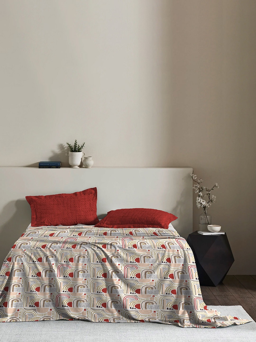 MYTRIDENT Geometric 144 TC Cotton Queen Bedsheet with 2 Pillow Covers, Red