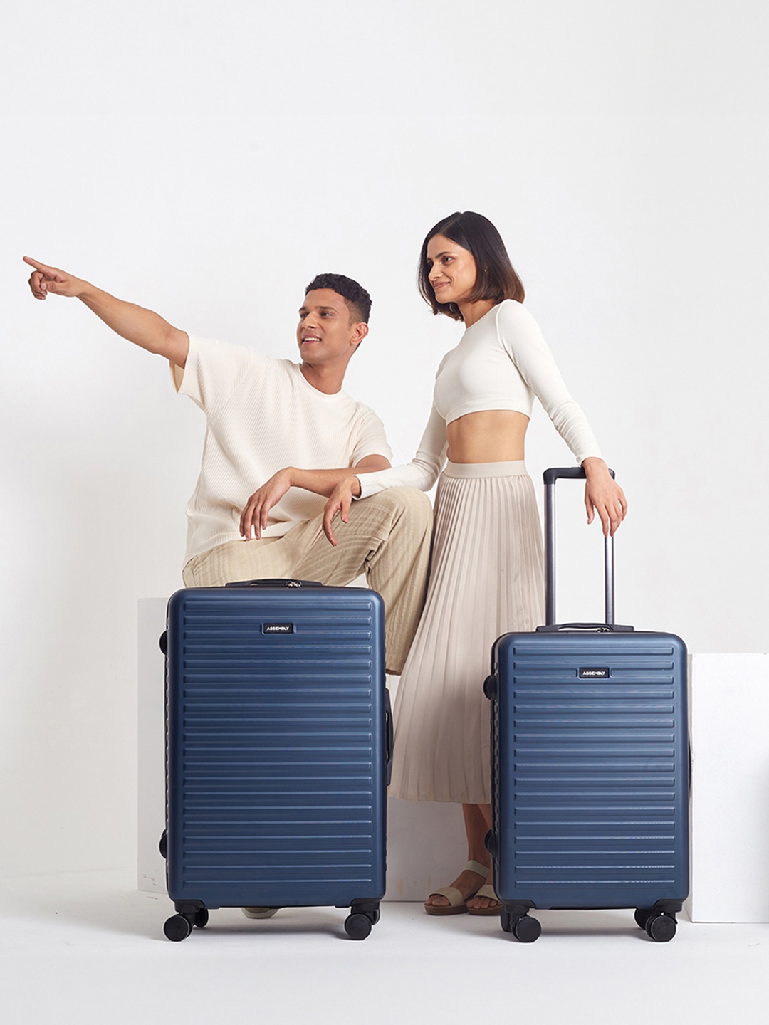 Assembly Set Of 2 Textured Hard Medium-Sized Large-Sized Trolley Bags 60L 85L, Blue