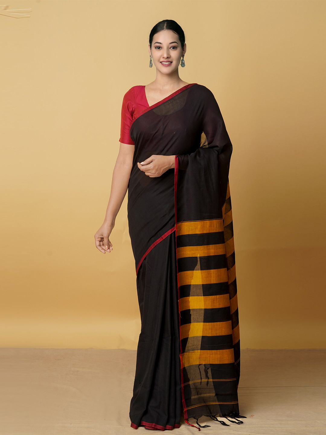 

Unnati Silks Black & Orange Woven Design Pure Cotton Narayan Peth Saree