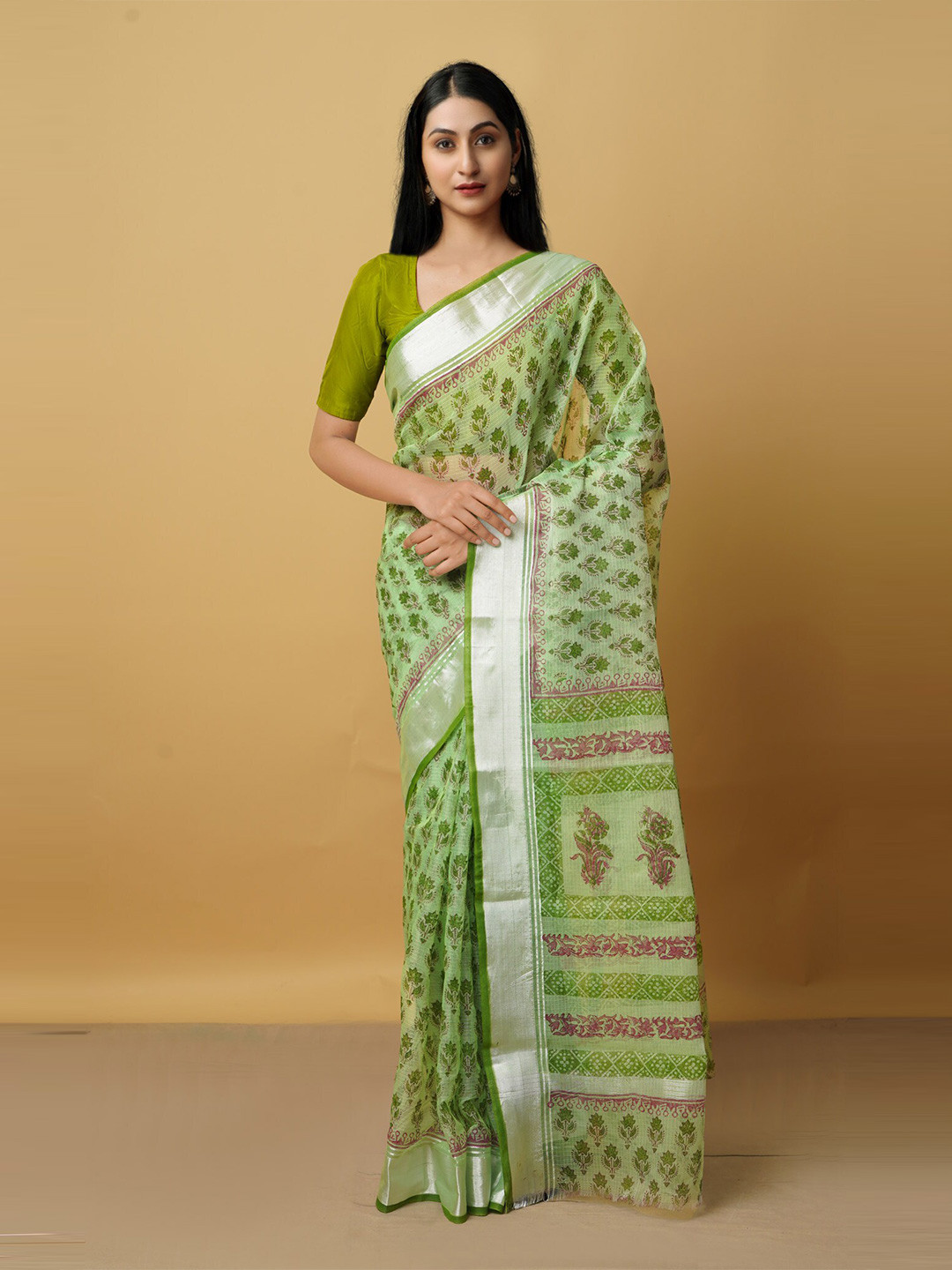 

Unnati Silks Green & Silver-Toned Ethnic Motifs Pure Cotton Kota Saree