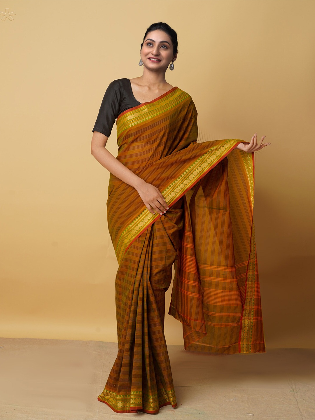 

Unnati Silks Brown & Gold-Toned Woven Design Pure Cotton Kanjeevaram Saree