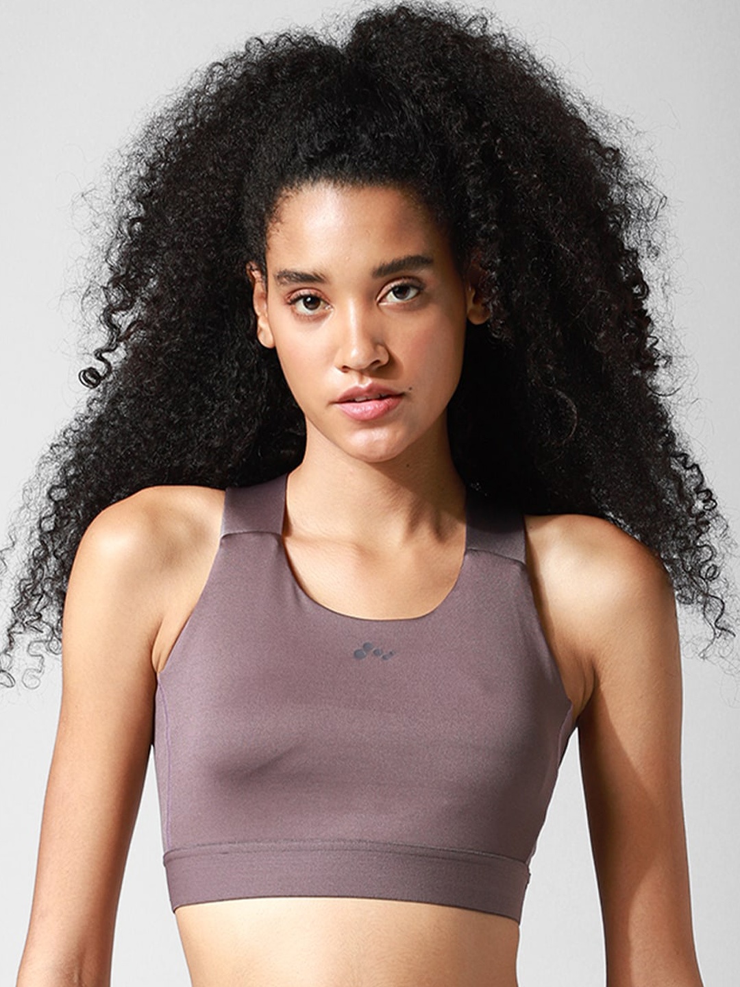 

ONLY Women Lightly Padded Workout Bra, Brown