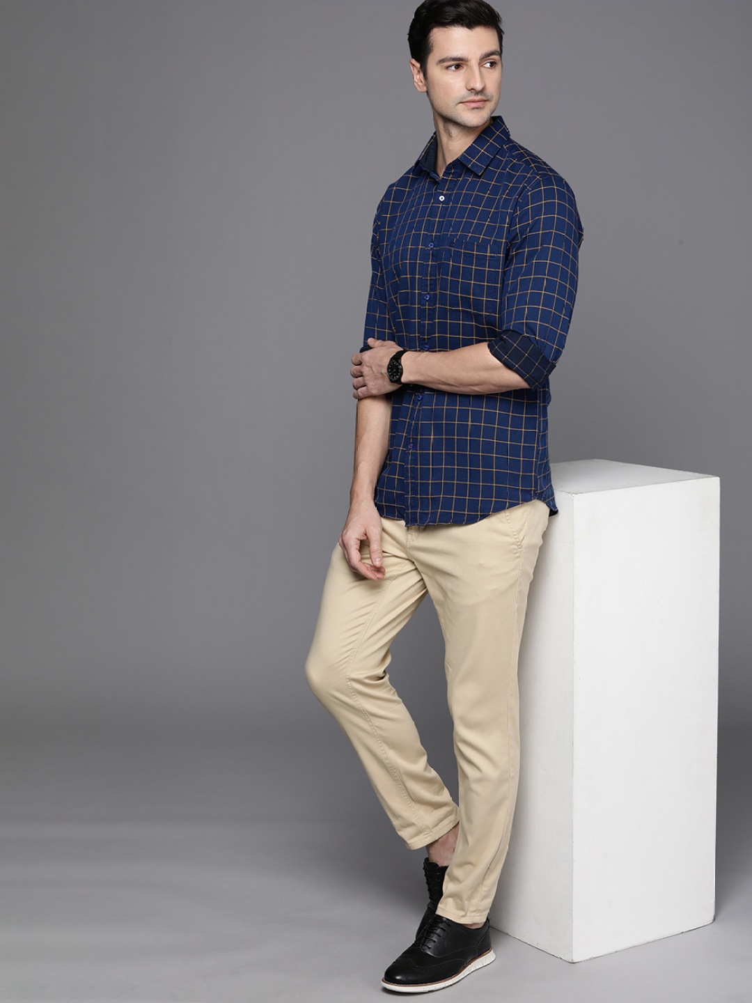 

Raymond Men Blue Slim Fit Checked Pure Cotton Shirt