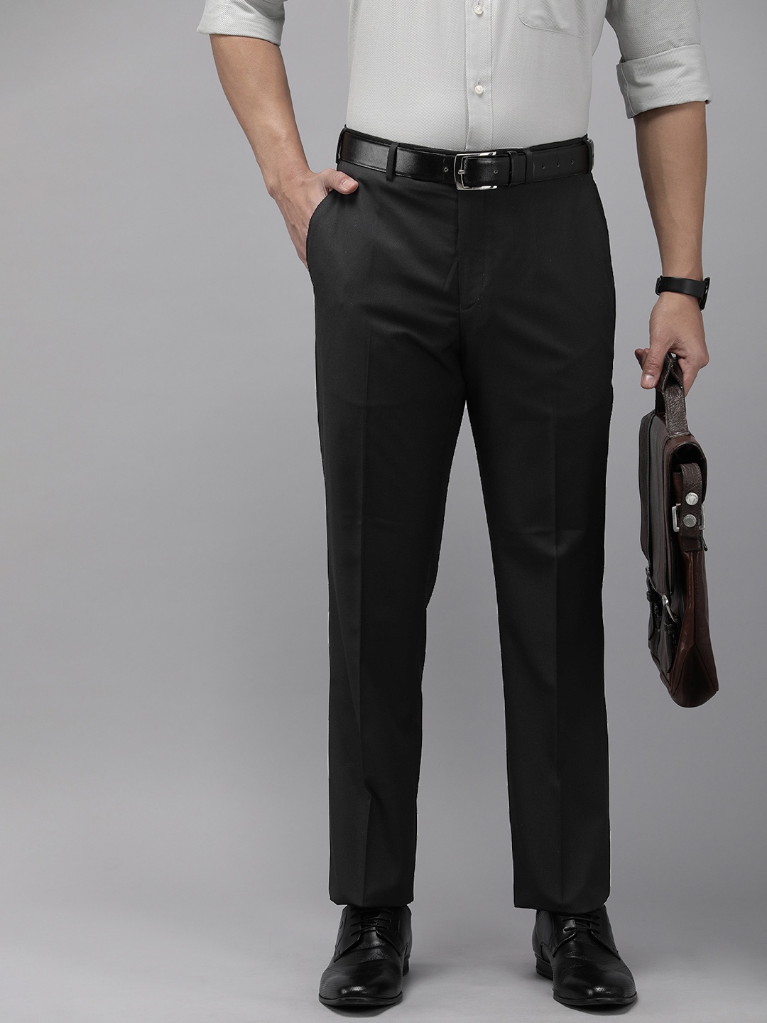 

Park Avenue Men Solid Trousers, Black