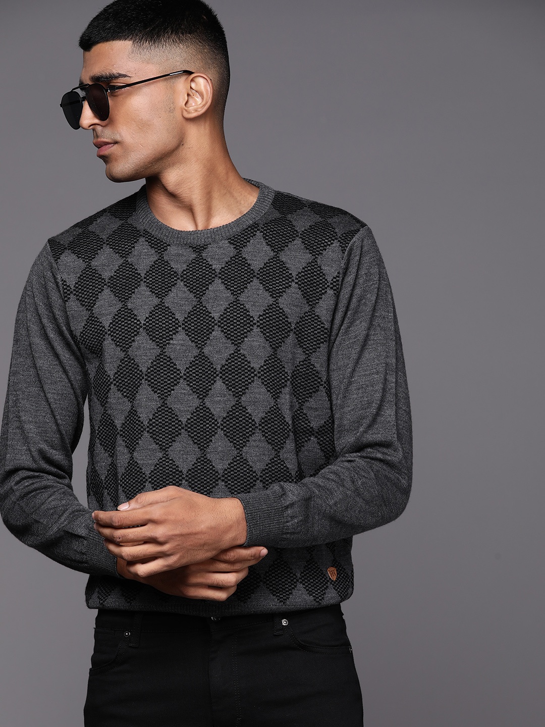 

Raymond Men Grey & Black Checked Pullover