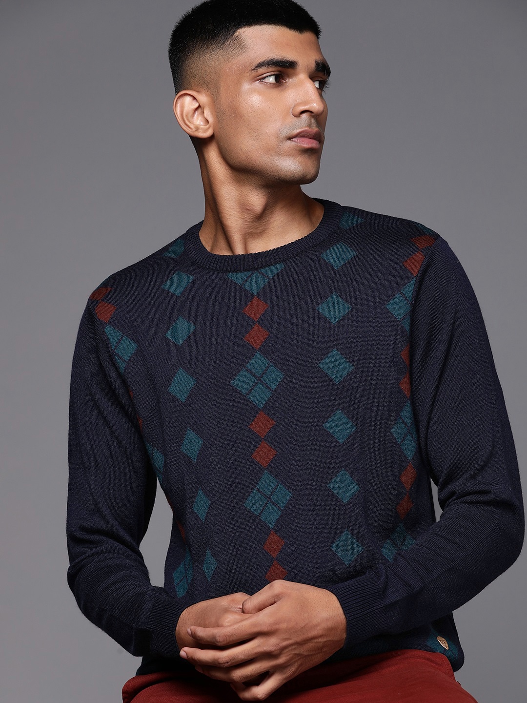 

Raymond Men Navy Blue & Maroon Geometric Patterned Pullover