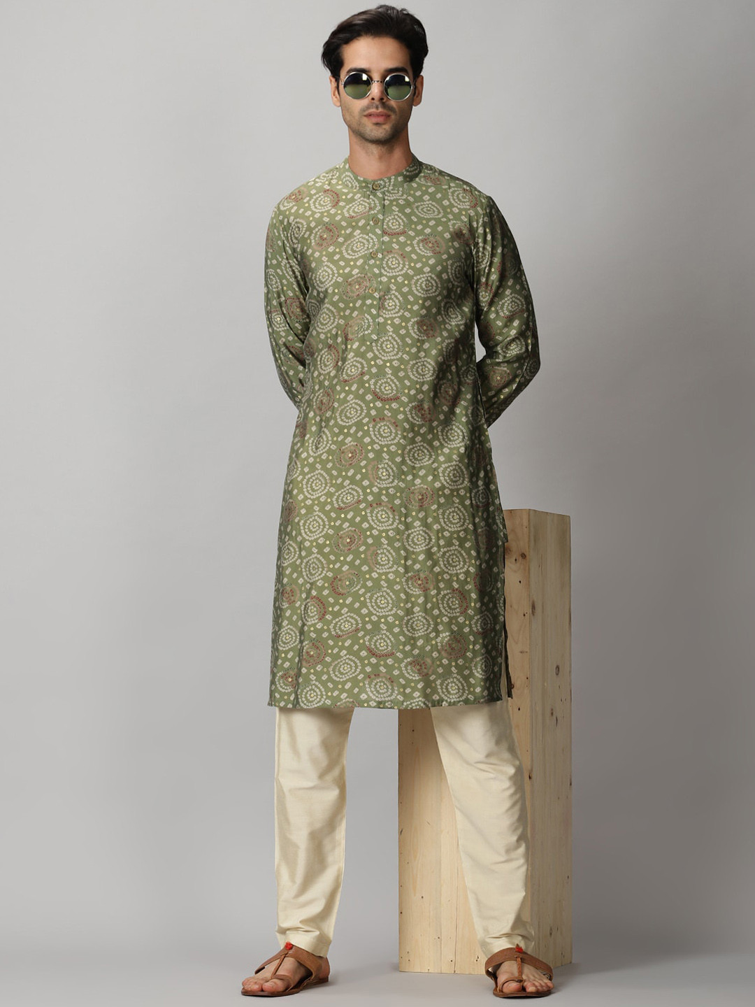 

Saffron Threads Men Green Bandhani Printed Kurta