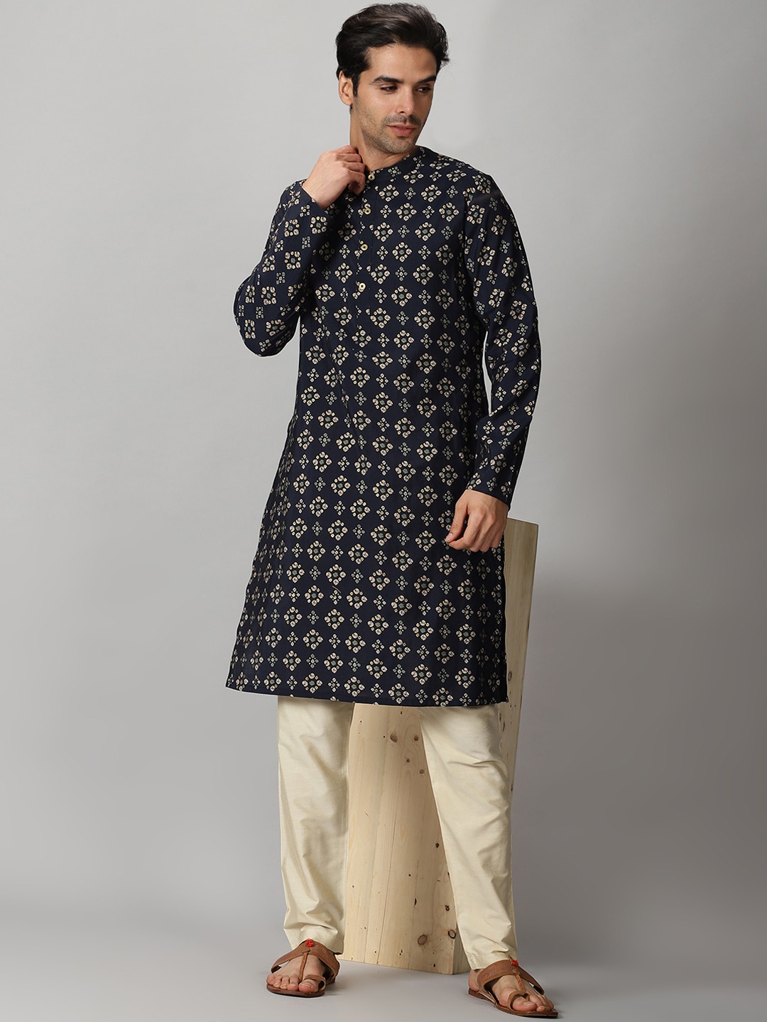 

Saffron Threads Men Navy Blue Bandhani Printed Rayon Kurta