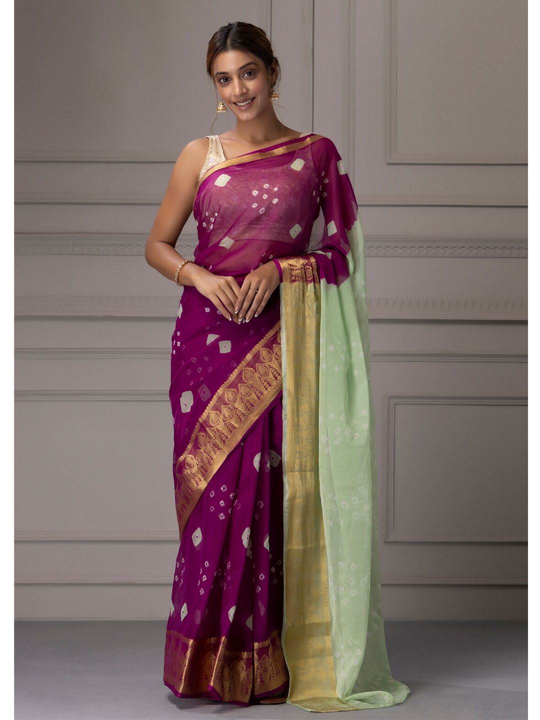 

Geroo Jaipur Mauve & Green Bandhani Zari Bandhani Saree