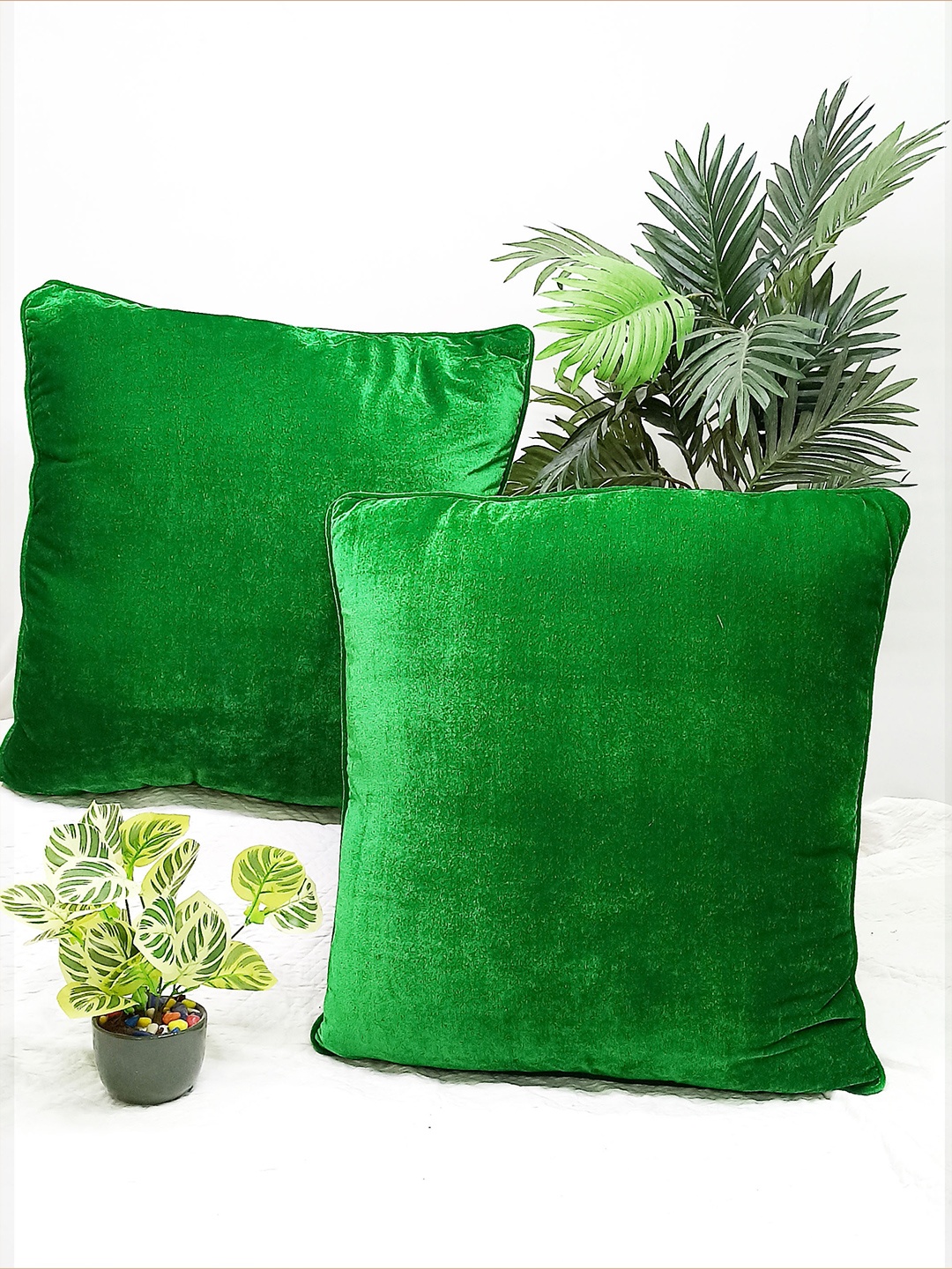 

STITCHNEST Green Set of 2 Square Cushion Covers
